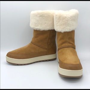 TYNLEE 
Weather ready suede boots -  Koolaburra by UGG